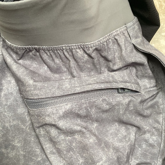 Lululemon T.H.E. Lined 9” Men’s Workout Shorts Gray Size L - Picture 5 of 6